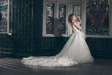 Load image into Gallery viewer, TITANIA