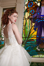 Load image into Gallery viewer, TITANIA